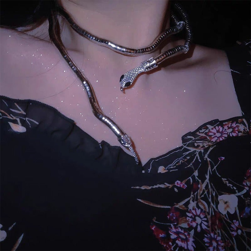 Selfish Personality Winding Snake Necklace Euramerican ins Cool Style Selfish Design Spice Girl Dark Black Collar Female Male